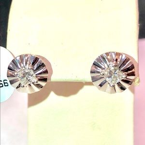 Diamond Studs 🆑.   SOLD